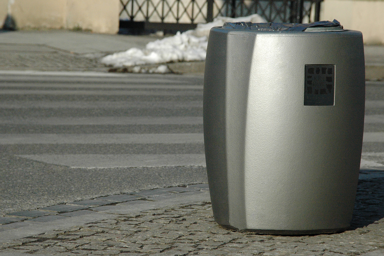 Kosze Tallin na ulicach Krakowa.